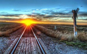amazing_sunrise_on_the_track_hdr